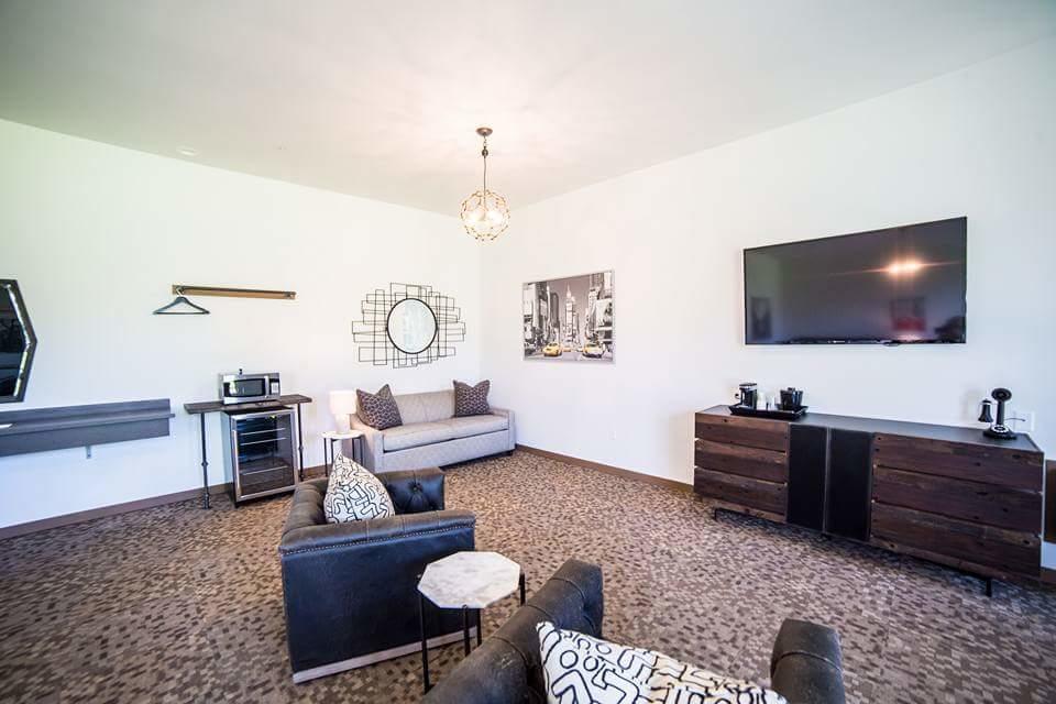 Okoboji Commons Hotel Екстер'єр фото