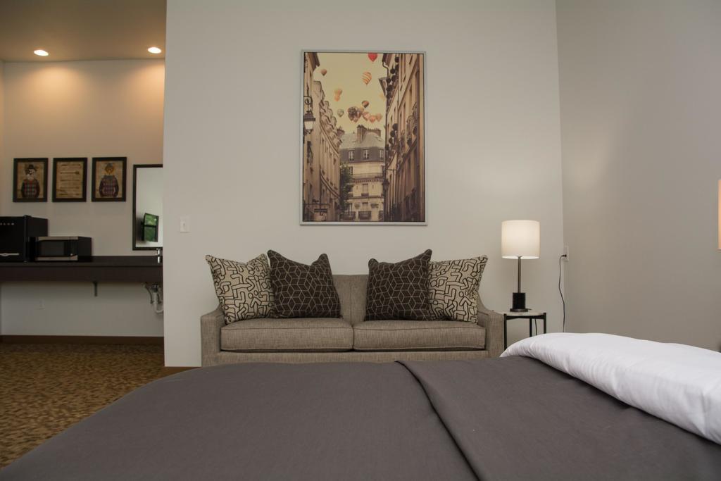 Okoboji Commons Hotel Екстер'єр фото