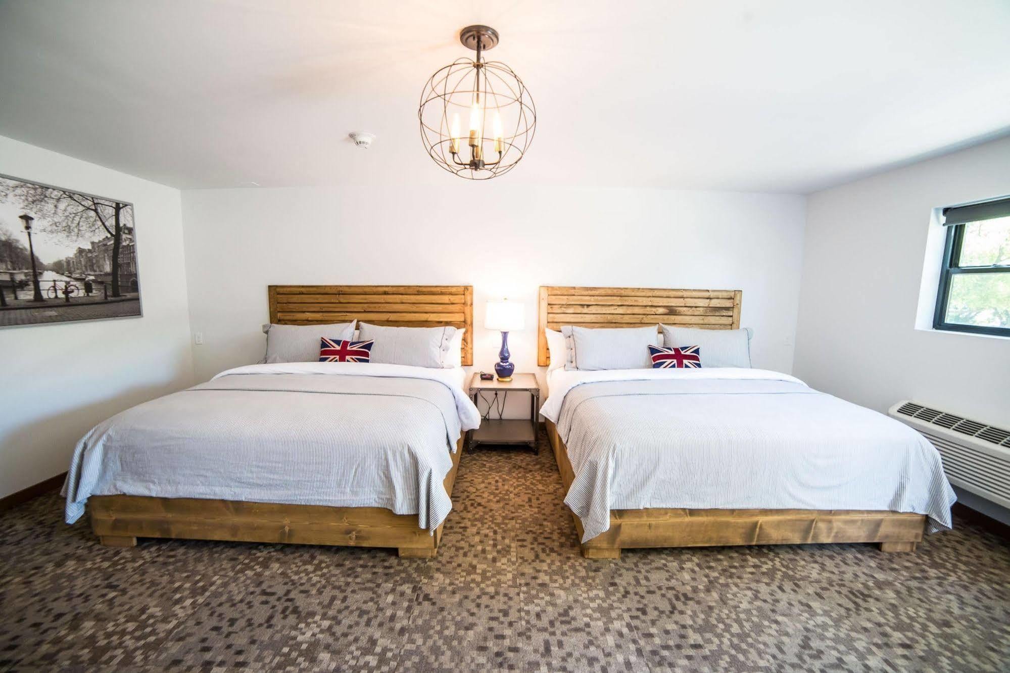 Okoboji Commons Hotel Екстер'єр фото